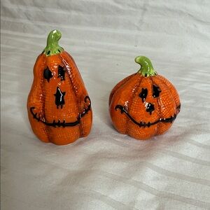 Charming Orange Pumpkin Salt & Pepper Shaker Set
